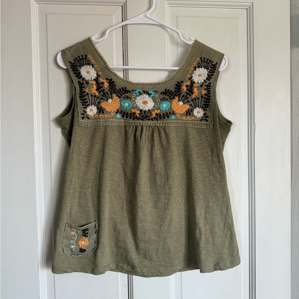 American rag cie tank top embroidery pockets